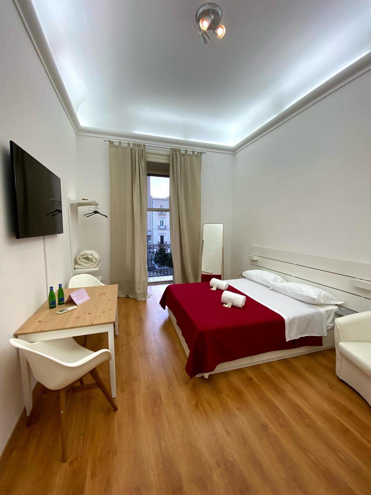 Amica Taranto In Piazza Apartment Luaran gambar