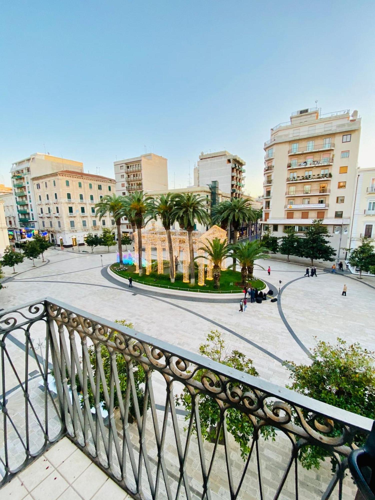 Amica Taranto In Piazza Apartment Luaran gambar