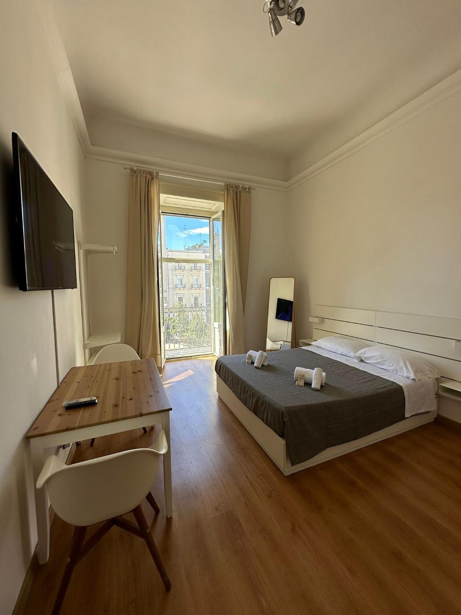 Amica Taranto In Piazza Apartment Luaran gambar